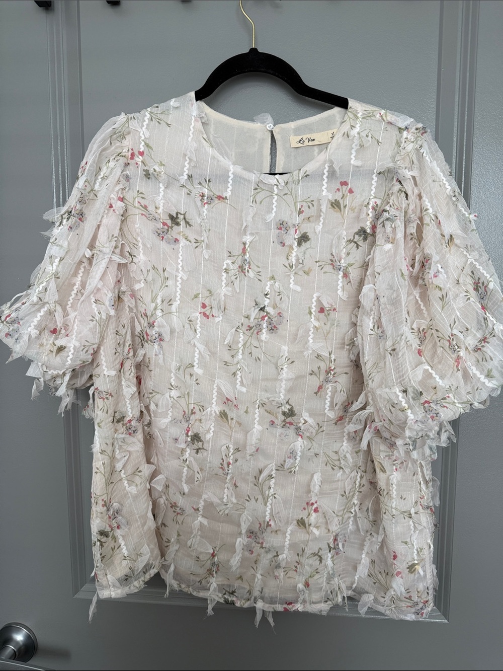 Light Cream Floral Puff-Sleeve Blouse